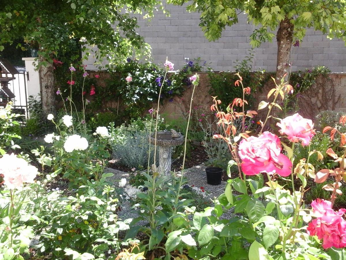 La Maison Des Fleurs Montemboeuf Екстер'єр фото